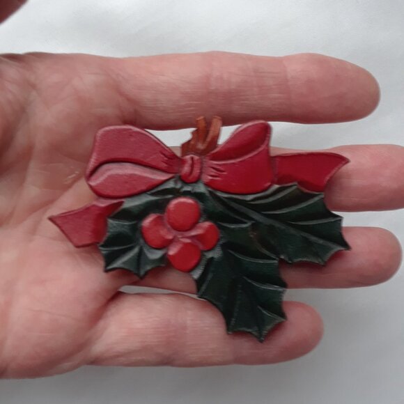 Genuine Leather Handcrafted Christmas Holly Brooch - Picture 2 of 6
